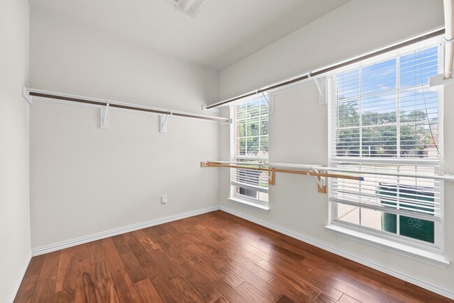 Building Photo - 5526 Darschelle Dr