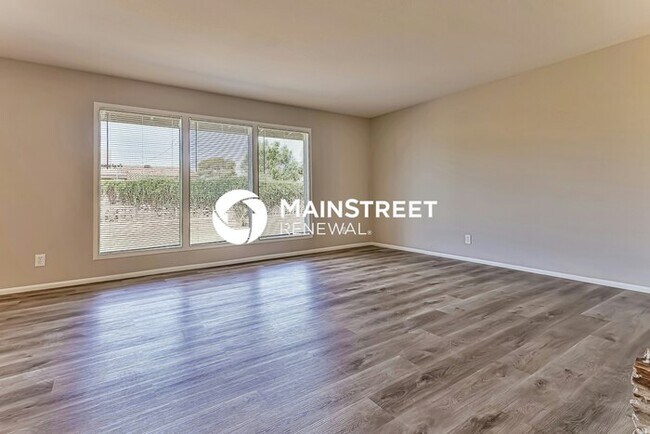 Foto del edificio - 4 Bedroom Pet-Friendly Home in Mesa, AZ with Main Street Renewal
