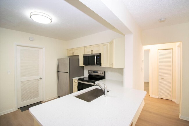 Foto del edificio - 2547 Roosevelt St