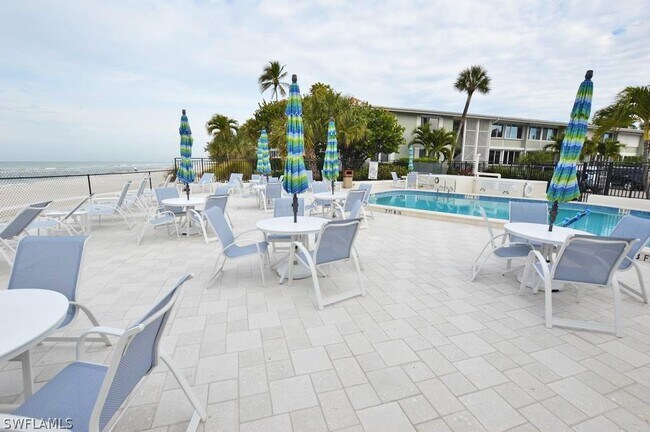Foto del edificio - 1065 Gulf Shore Blvd N
