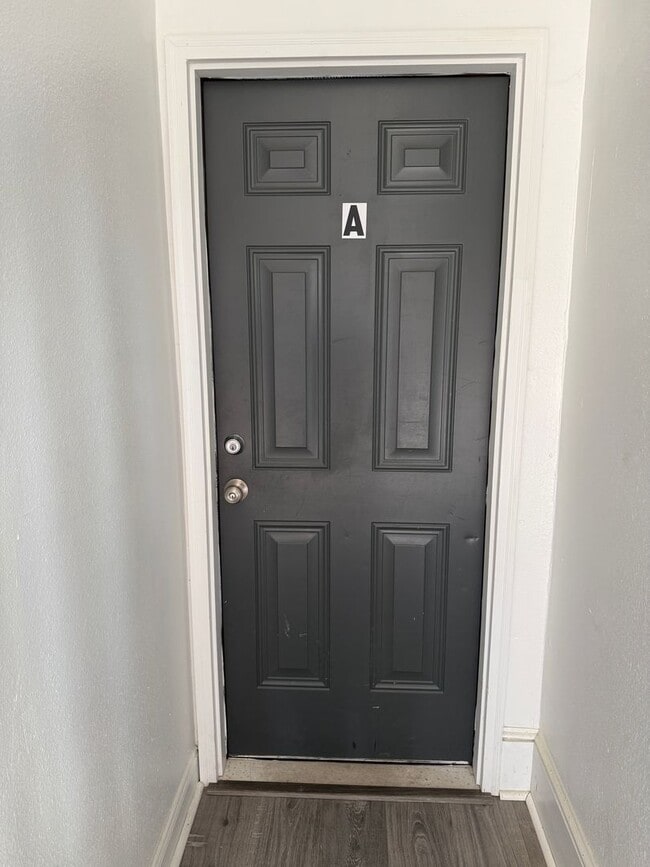 Photo - 112 North St Apartment