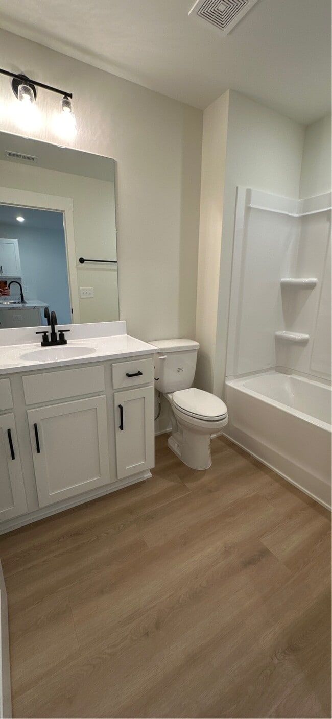 Building Photo - 1108 W Main St