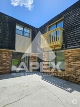 Building Photo - 428 Cross C