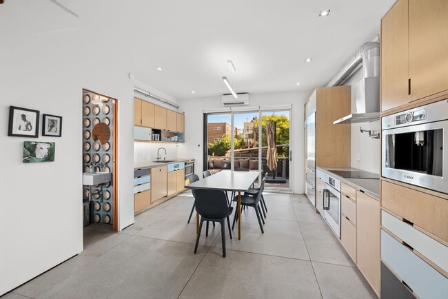 Foto del edificio - 619 10th Street NE