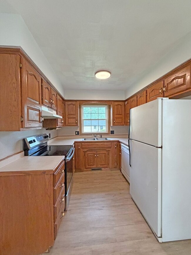 Building Photo - S. Market Duplex