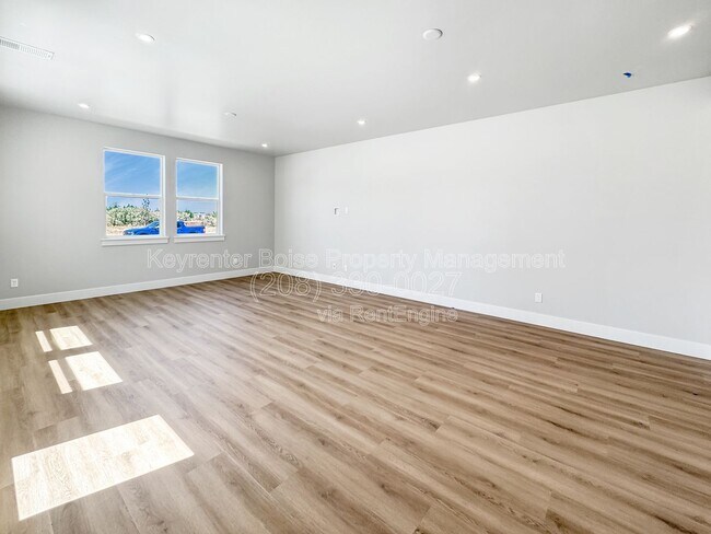 Foto del edificio - 144 S Koyukuk Ave