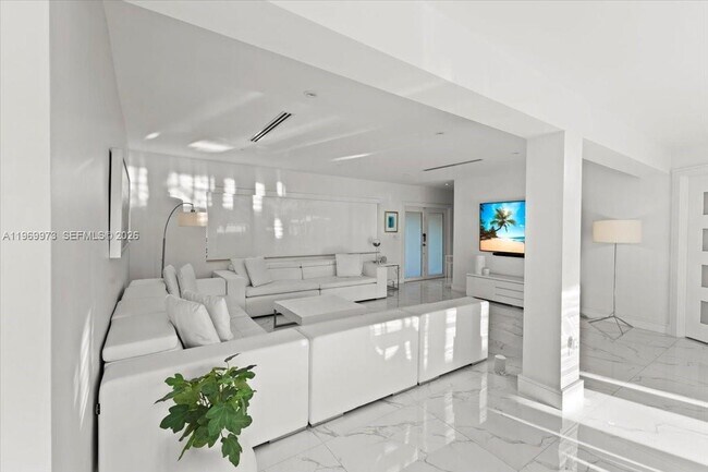 Building Photo - 12930 Oleander Rd