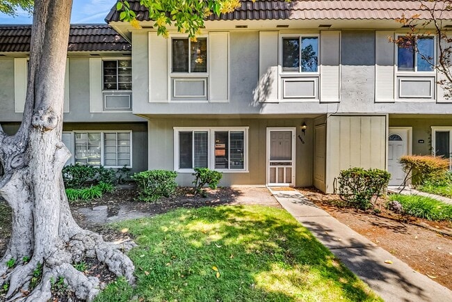 Building Photo - 4446 Seminole Way