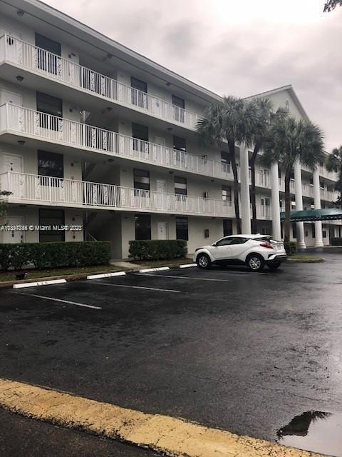 Building Photo - 1715 Whitehall Dr