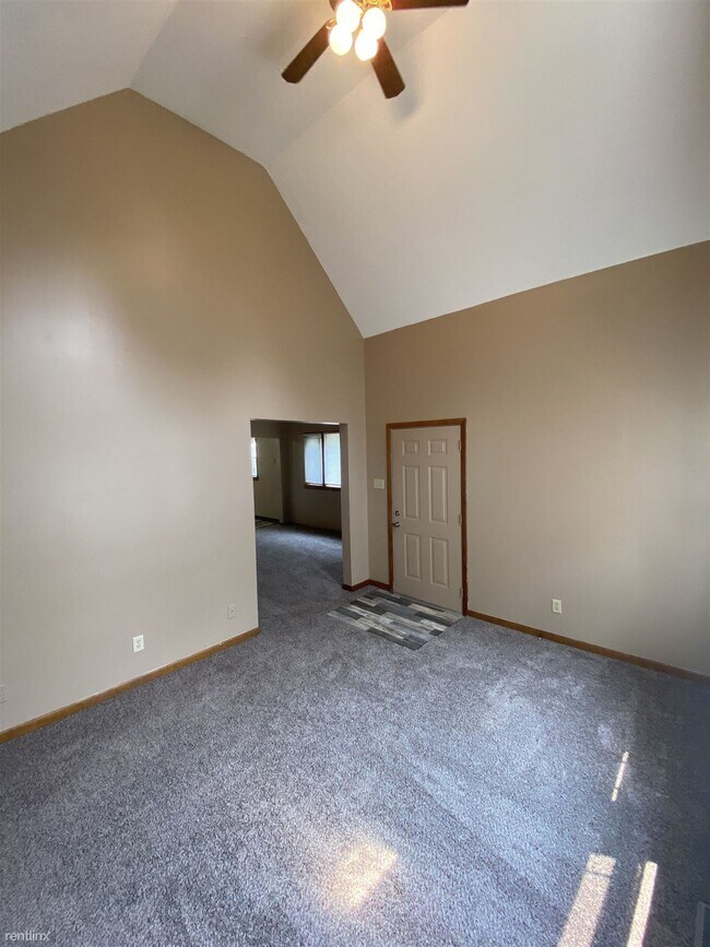 Foto del edificio - 2 br, 1 bath House - 613 E South St