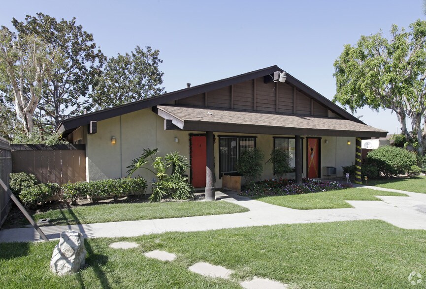 Almont Apartments Rentals Anaheim, CA