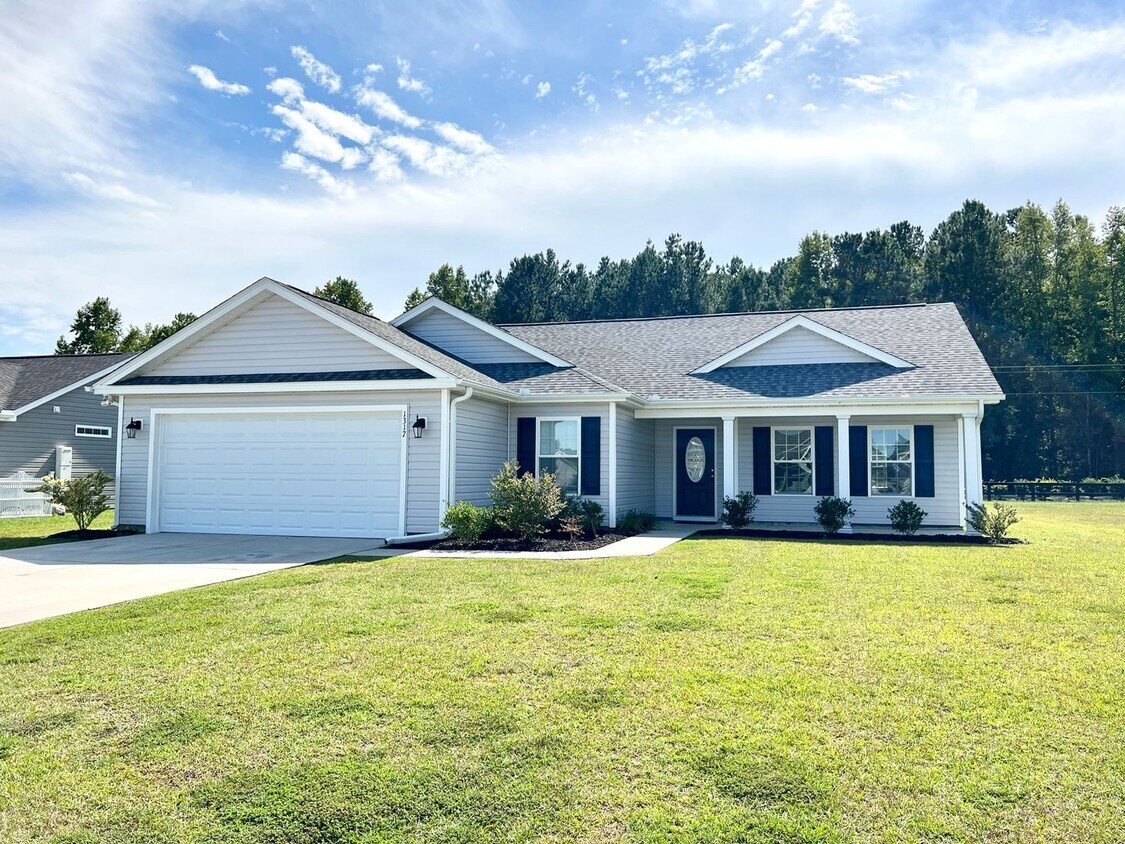 Foto principal - Beautiful home in Woodland Lakes! Extended...