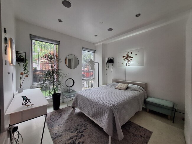 Foto del edificio - 668 Halsey St