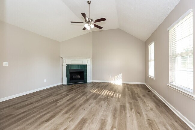 Foto del edificio - 1530 River Rock Blvd