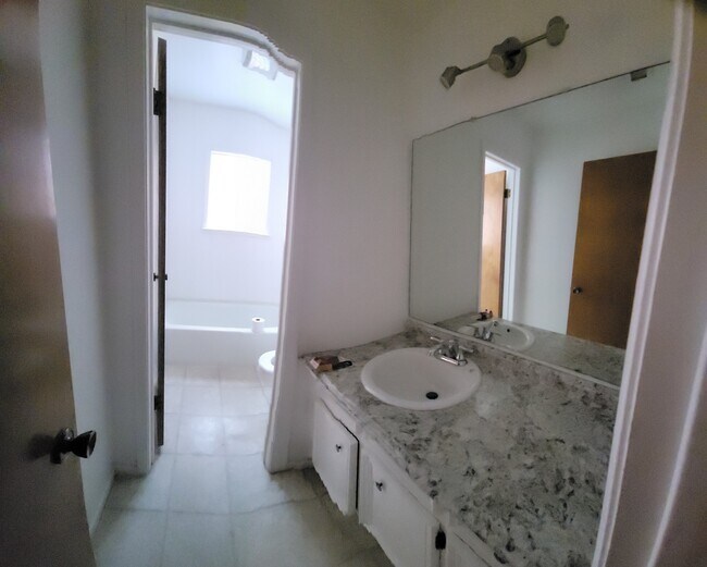 Foto del edificio - 5711 1st Pl