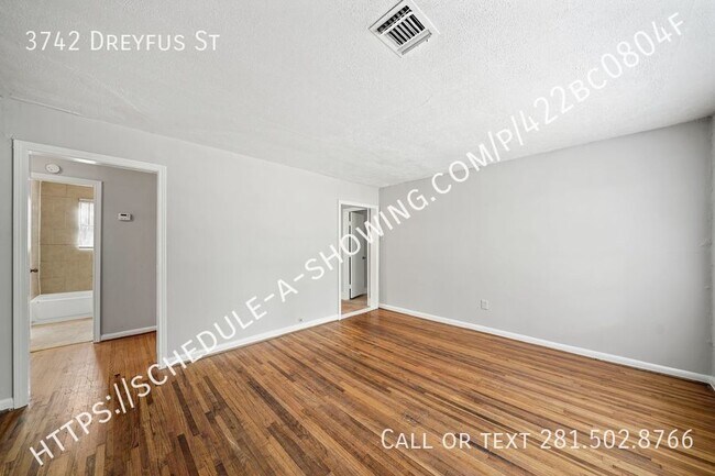 Building Photo - 3742 Dreyfus St