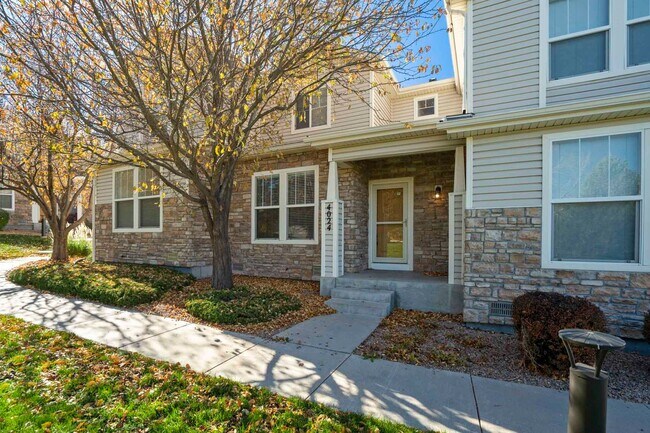 Foto del edificio - Cute 2bd, 2.5ba Townhome Across from Cottonwood Park....shorter lease term available