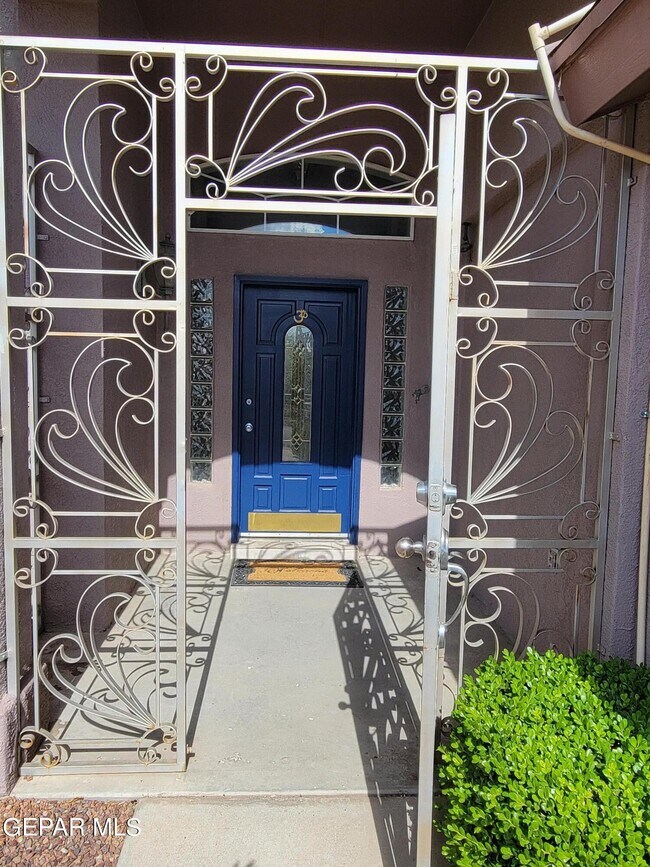Foto del edificio - 1404 Black Ridge Dr