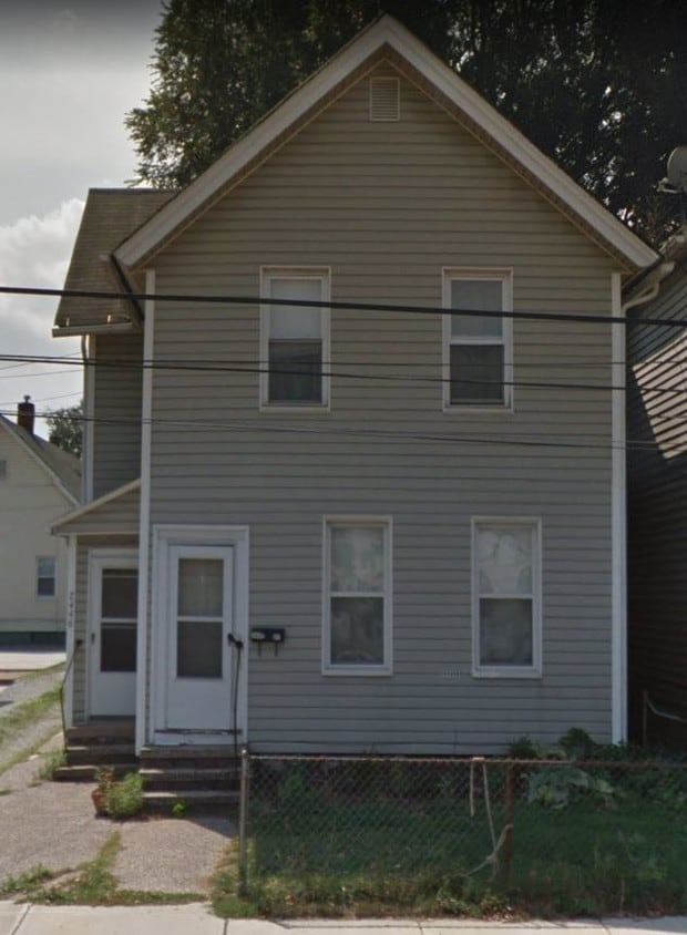 Primary Photo - 2446 Tremont Ave