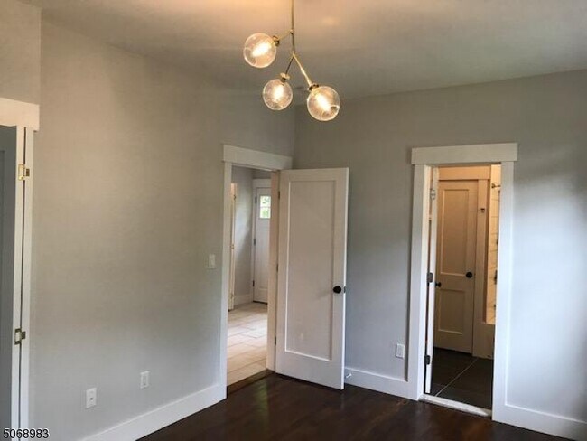 Foto del edificio - 248 N Fullerton Ave