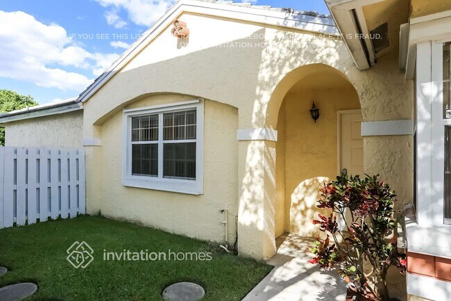 Foto del edificio - 9913 NW 9th Ct