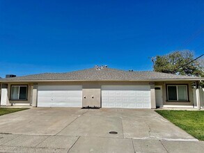 Building Photo - 9849 Lincoln Village Dr
