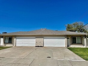 Building Photo - 9849 Lincoln Village Dr