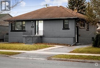 Building Photo - 34-34 Ruskin St