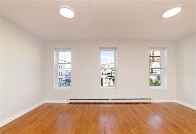 Foto del edificio - 83 Woodlawn Ave