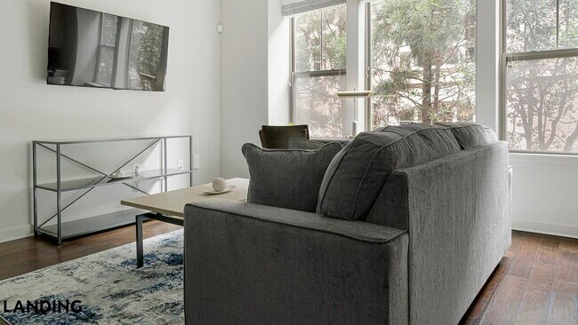 Foto del edificio - 2420 Peachtree Rd NW