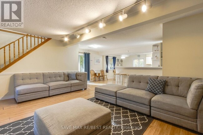 Photo du bâtiment - 910 Concession Rd 17 W