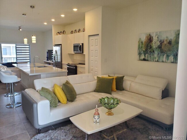 Foto del edificio - 7855 NW 104th Ave