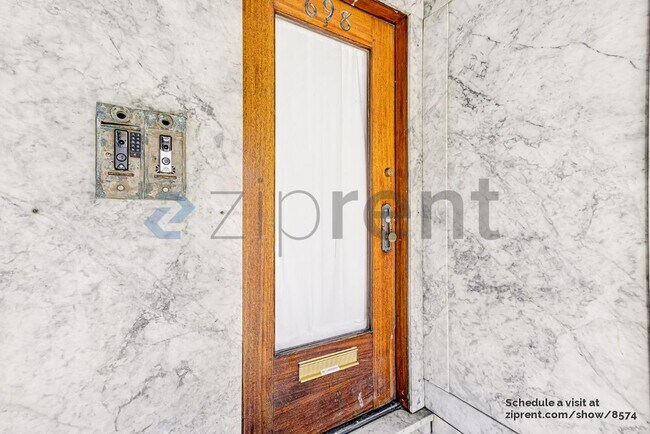 Foto del edificio - 698 5th Ave