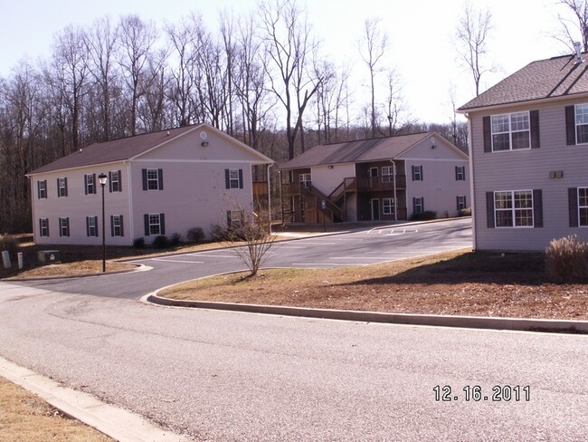 Foto del edificio - 7000 Courtyard Dr