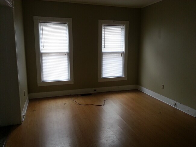 Foto del edificio - 14 Marshall Ave