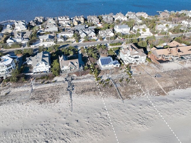 Building Photo - 1521 Ocean Ave