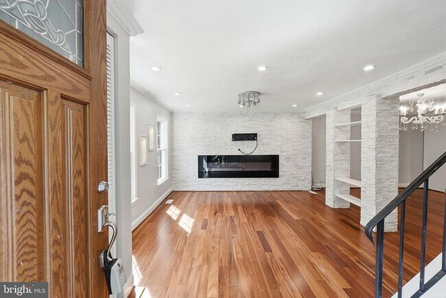 Building Photo - 8562 Tyrolean Way
