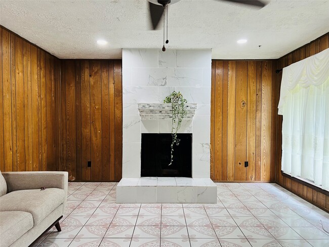 Building Photo - 17131 Hewing Dr