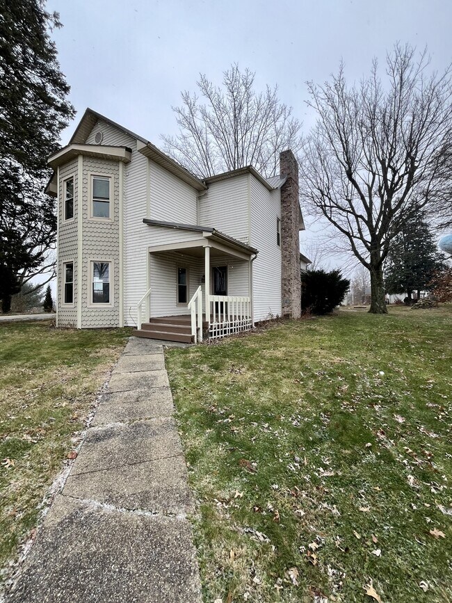 Building Photo - 2742 Walnut St