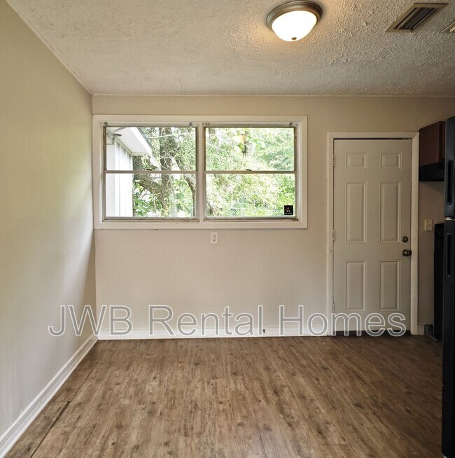 Foto del edificio - 4605 Suray Ave