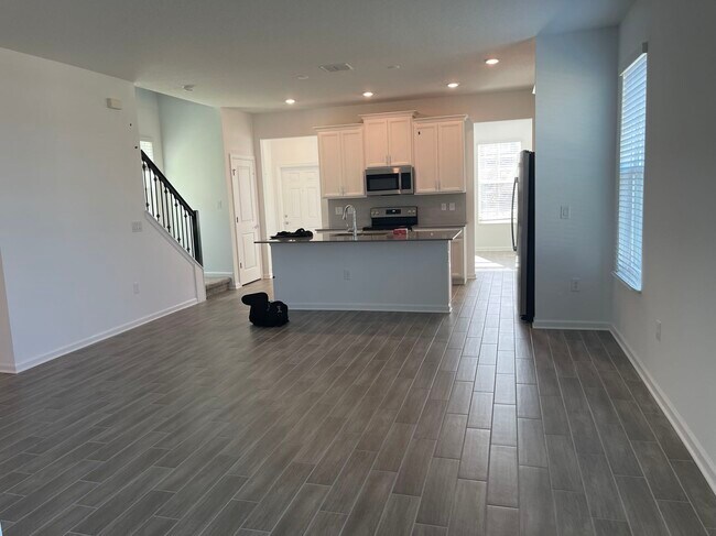 Building Photo - 17125 Quicksilver Ave