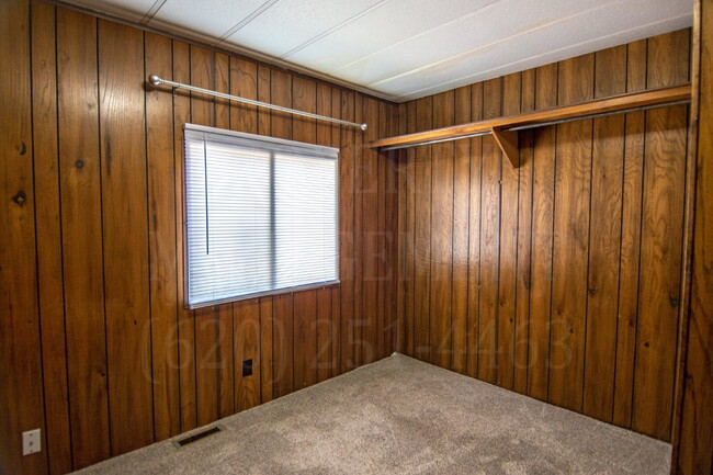 Building Photo - 3 Bedroom 2 Bath