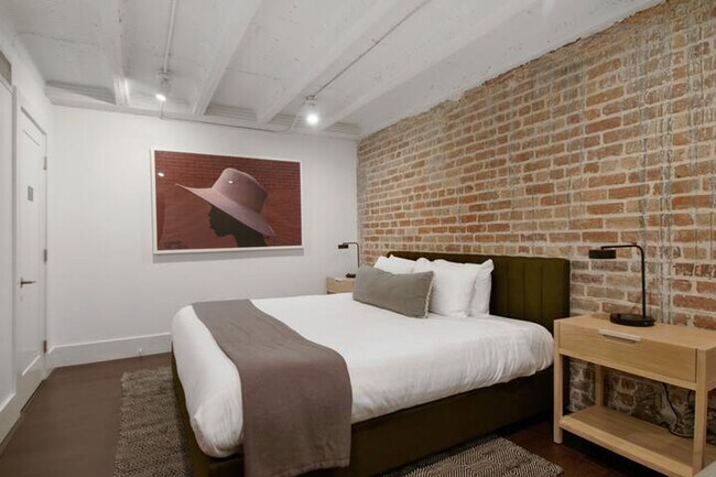 Foto del edificio - 822 Howard Ave