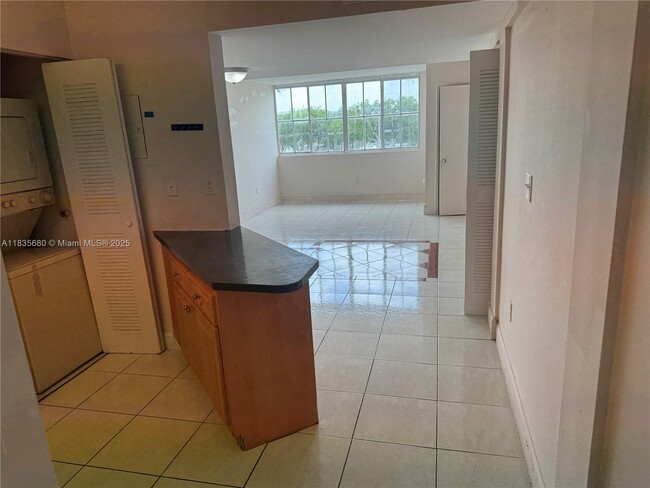 Foto del edificio - 6045 NW 186th St