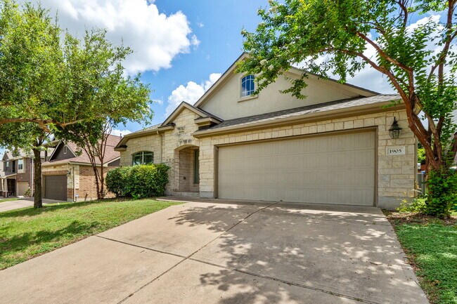 Building Photo - 1905 Meandering Meadows Dr