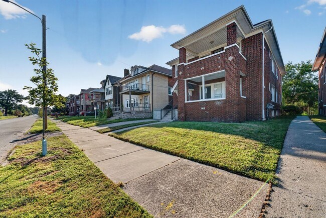 Foto del edificio - 2025 Calvert Ave