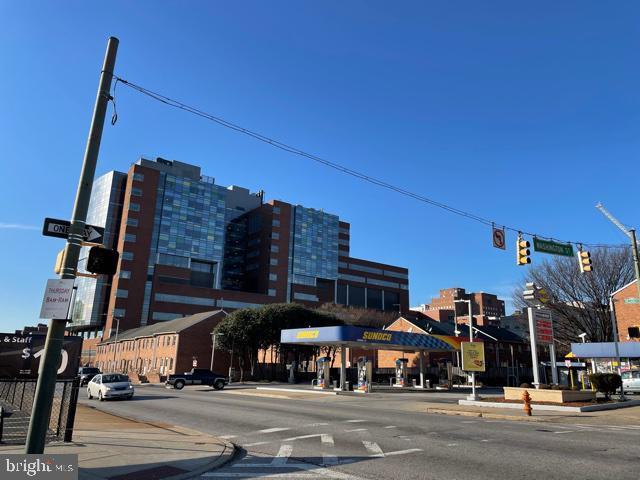 Building Photo - 1810 E Fairmount Ave