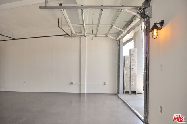 Building Photo - 200 N San Fernando Rd