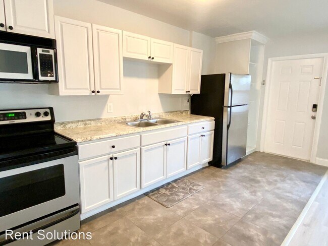 Foto del edificio - 3 br, 1 bath House - 2343 1/2 8th St S Rear