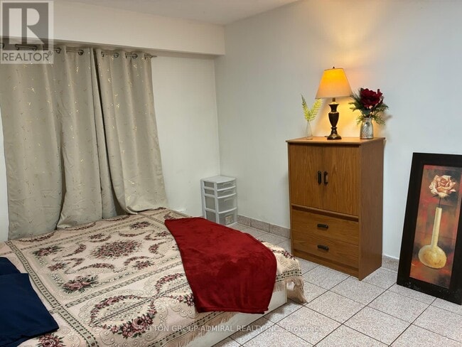 Building Photo - 56 Garthdale Ct